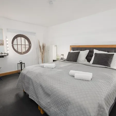 Neu! Penthouse-wohnung Mit Dachterrasse In Der Bremer Innenstadt Apartment *