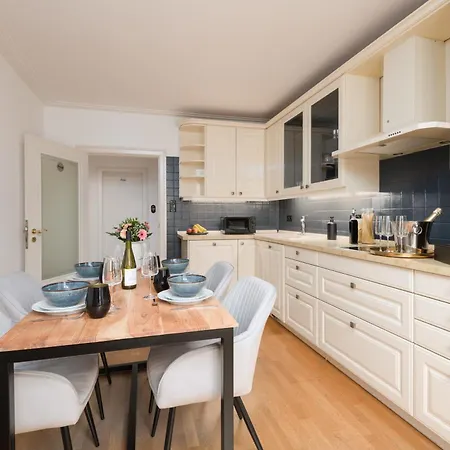 Neu! Penthouse-wohnung Mit Dachterrasse In Der Bremer Innenstadt Apartment *