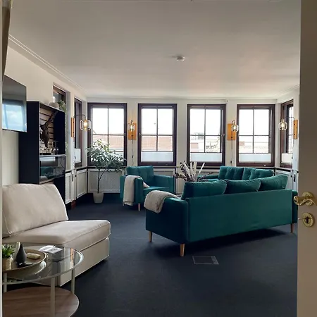 Neu! Penthouse-wohnung Mit Dachterrasse In Der Bremer Innenstadt *